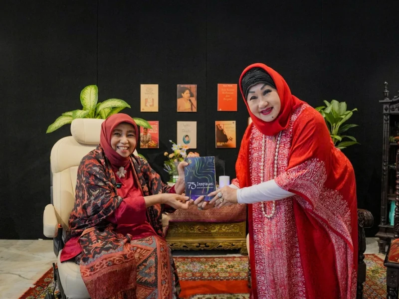 Dewi Motik & Nurhayati Subakat: Merajut Warisan Budaya dan Bisnis Global di Panggung Kemerdekaan
