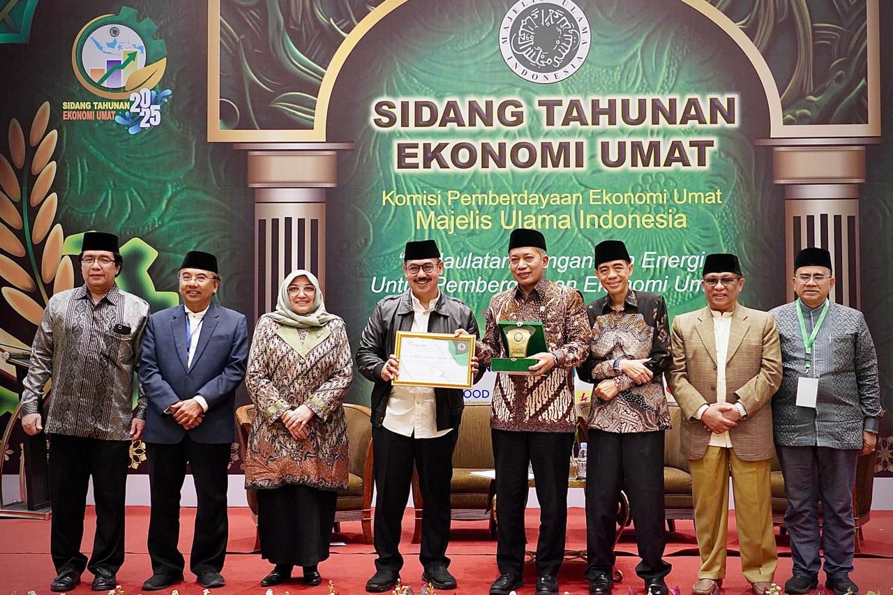 Sidang Tahunan Ekonomi Umat 2025 dan menerima penghargaan sebagai Tokoh Perubahan Ekonomi Indonesia di Jakarta, Sabtu (9/8).