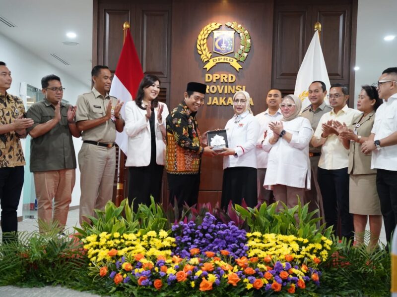 Pertemuan Kadin DKI dengan DPRD DKI di Balai Kota.