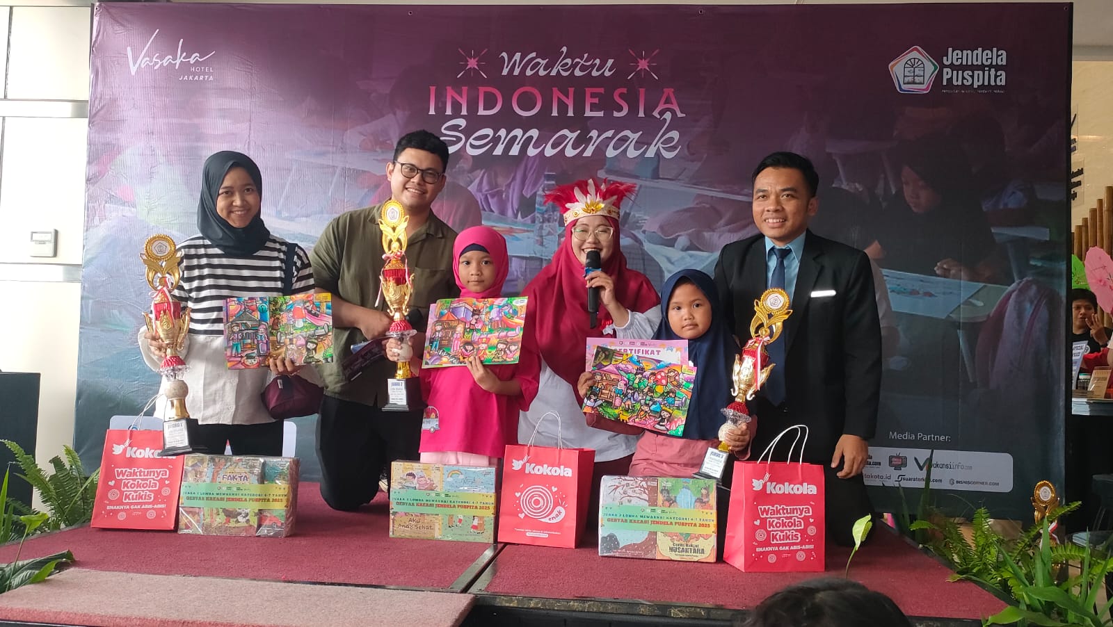 Lomba Mewarnai “Waktu Indonesia Semarak” yang berlangsung di Vasaka Hotel Jakarta, Sabtu (23/8).