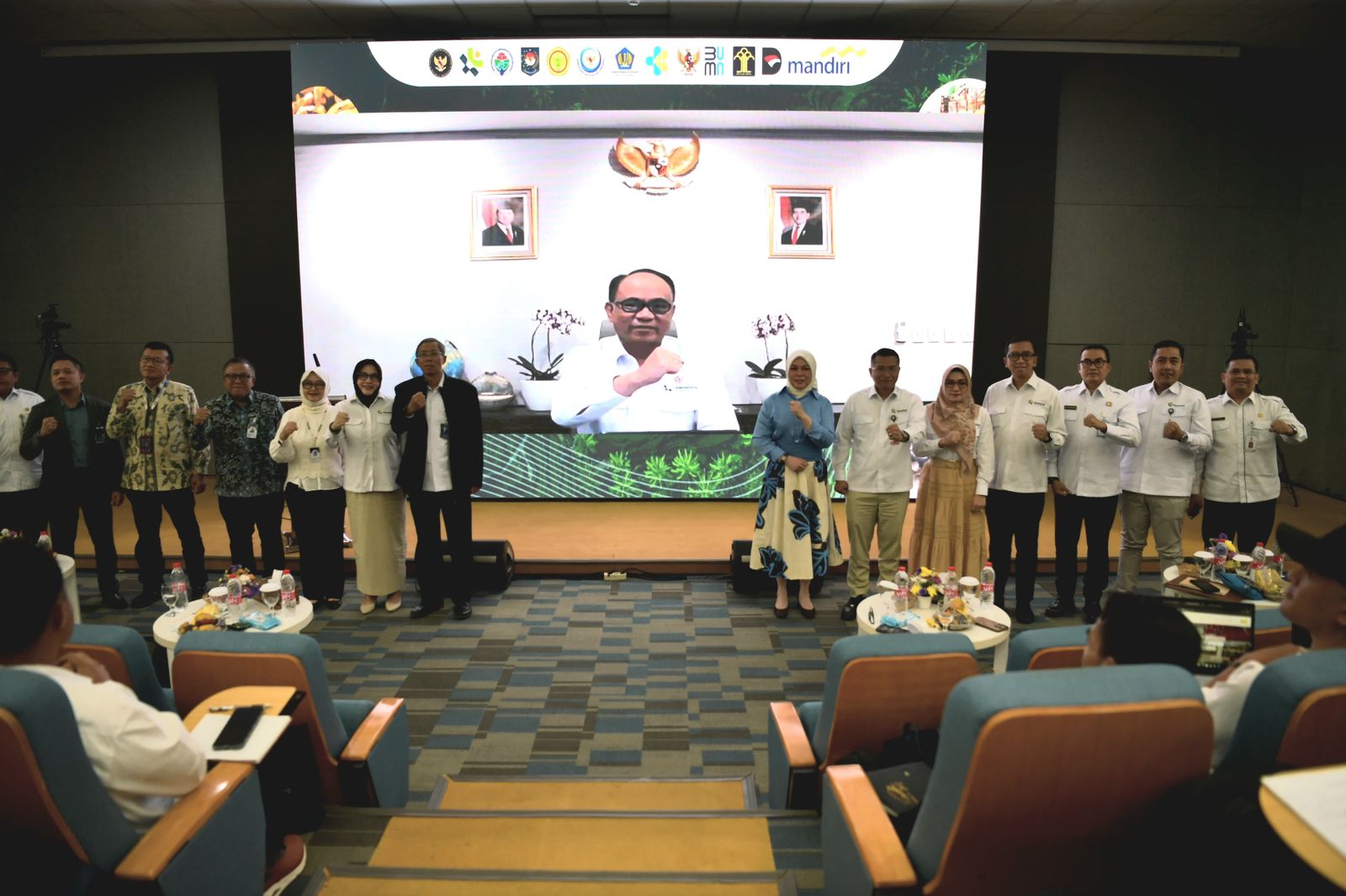 Pelatihan dan sertifikasi bertajuk Full Day Capacity Building SDM Koperasi Desa/Kelurahan Merah Putih di Kampus Mandiri University Regional Bandung, Kota Bandung, Jawa Barat, Senin (25/8).