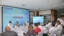 Ketua Komisi II DPR RI Dr. H.M. Rifqinizamy Karsayuda, S.H., M.H. dalam diskusi terbatas hybrid bersama Dewan Pengurus Apkasi.