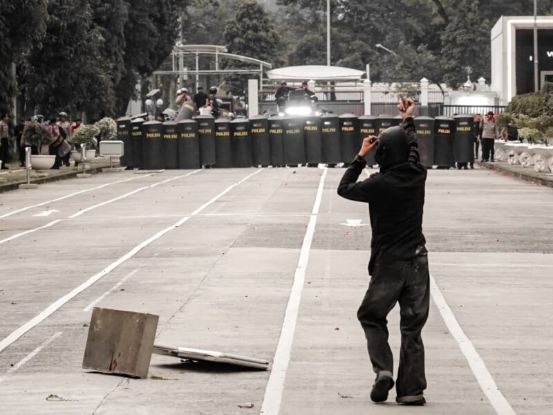 Aksi demonstrasi di Gedung DPR/MPR RI. Foto: Gema/Peluang