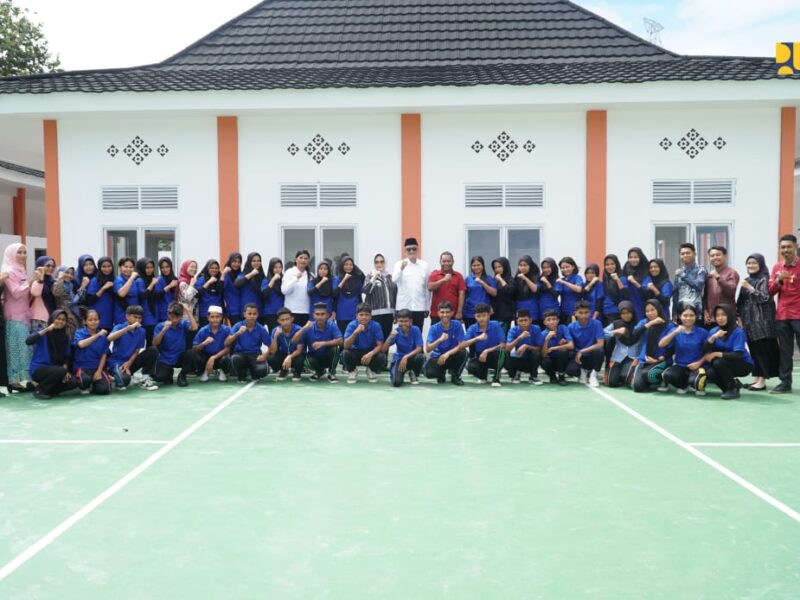 Menteri Pekerjaan Umum (PU) Dody Hanggodo terus memastikan seluruh Sekolah Rakyat yang telah selesai dibangun oleh Kementerian PU dapat dimanfaatkan secara optimal demi meningkatkan akses pendidikan bagi masyarakat.
