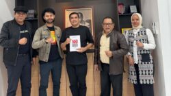 Kambara Audiensi dengan Kadis Koperasi dan UKM Sumut Didampingi Aktor Film “The Sun Gazer”