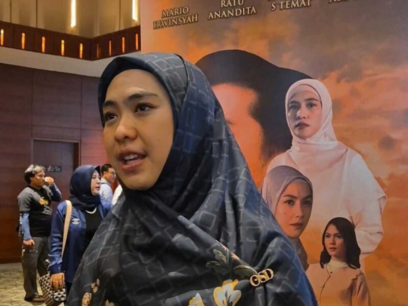 Oki Setiana Dewi: The Sun Gazer Sarat Makna Cinta dan Syariah