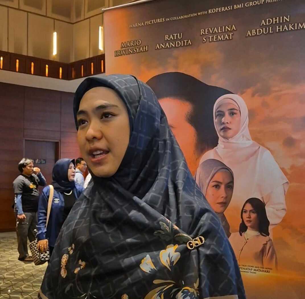 Oki Setiana Dewi: The Sun Gazer Sarat Makna Cinta dan Syariah