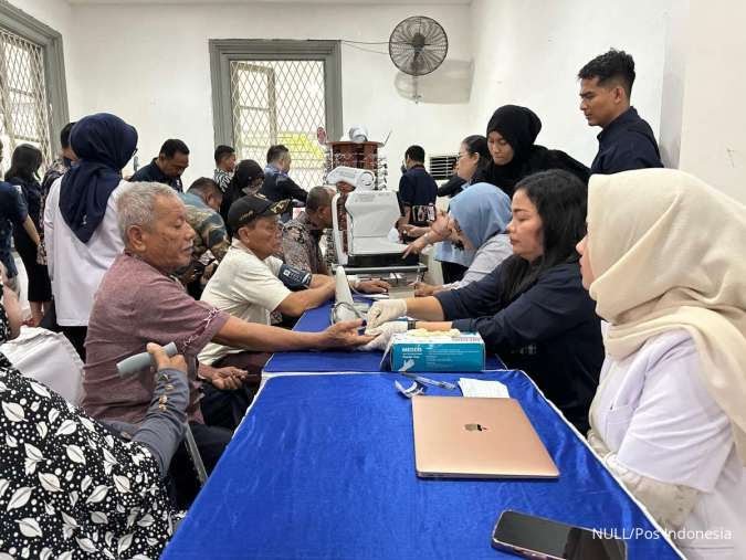 PT Pos Indonesia bersama Taspen, Asabri, dan Koperasi Nusantara (Kopnus) menghadirkan layanan kemanusiaan bagi para penerima pensiun. Foto: Ist