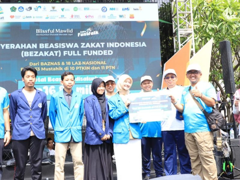 Kemenag Salurkan Beasiswa Zakat Rp16,85 Miliar
