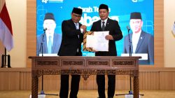 Sertijab dari Budi Arie kepada Menteri Koperasi Ferry Juliantono. Foto: Gema/Peluang