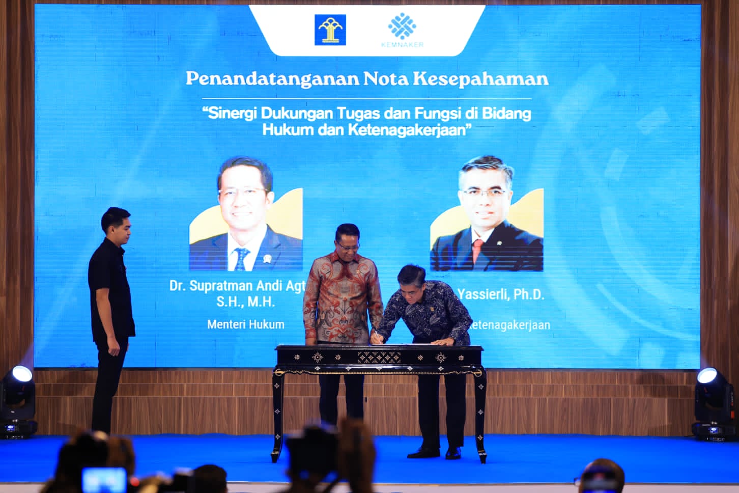 penandatanganan Nota Kesepahaman tentang Sinergi Dukungan Tugas dan Fungsi di Bidang Hukum dan Ketenagakerjaan yang dilaksanakan pada Kamis (11/9/2025) di Jakarta.