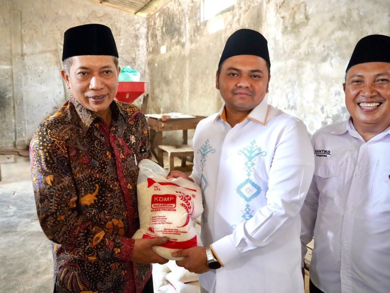 Menkop Ferry Tinjau Operasional Kopdes Pucangan Tuban