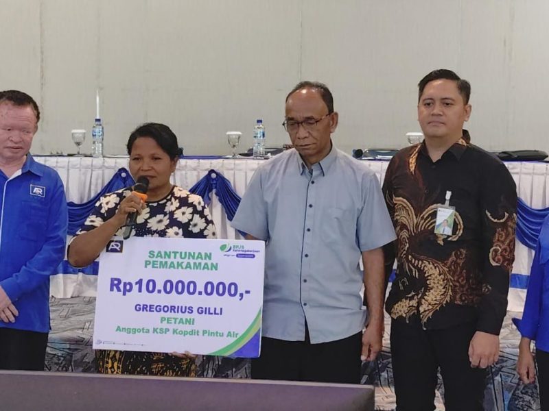 KSP Kopdit Pintu Air dan BPJS Ketenagakerjaan kembali menunjukkan komitmennya dalam memberikan perlindungan sosial kepada anggota Pintu Air yang merupakan pekerja rentan, meski baru tiga bulan bergabung menjadi peserta BPJS Ketenagakerjaan.