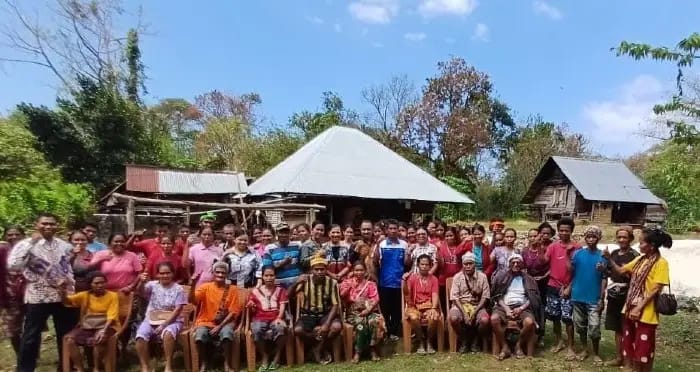 tim KSP Kopdit Pintu Air membekali para anggota dengan pengetahuan dasar tentang pentingnya perencanaan keuangan keluarga dan motivasi untuk menabung.