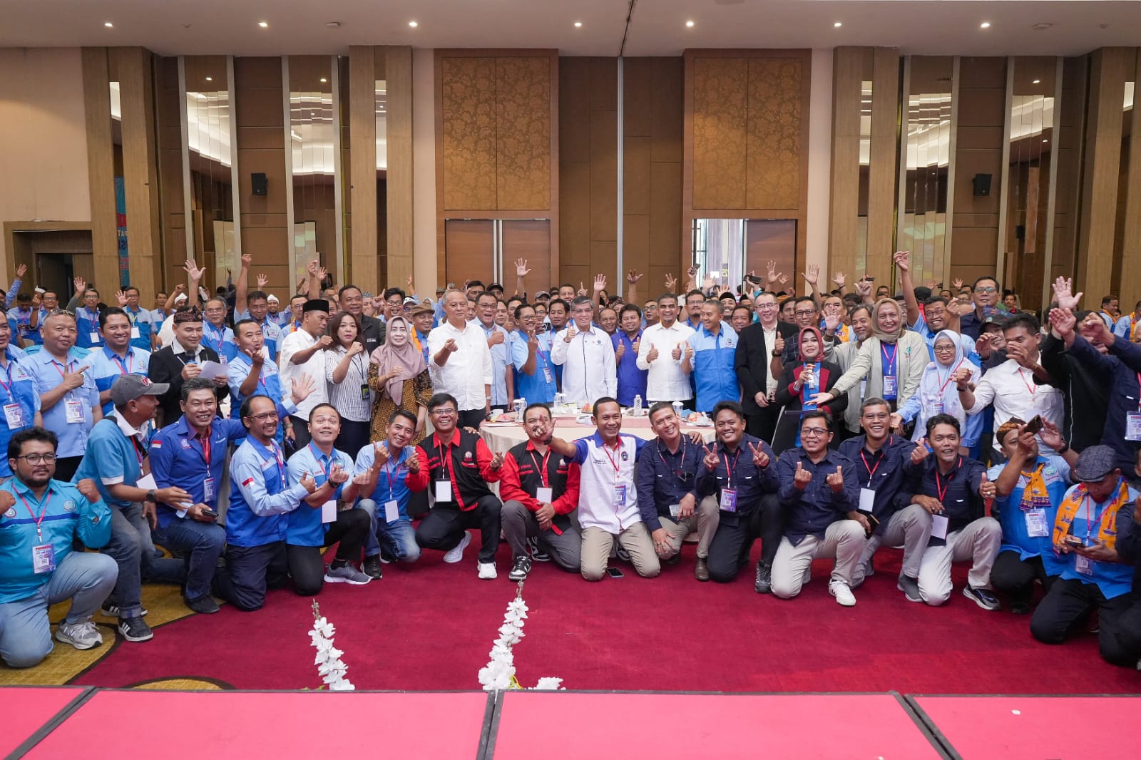 Menaker Yassierli saat membuka Rapat Kerja Nasional Federasi Serikat Pekerja Logam, Elektronik, dan Mesin (FSP LEM SPSI) di Karawang, Senin (1/9/2025).