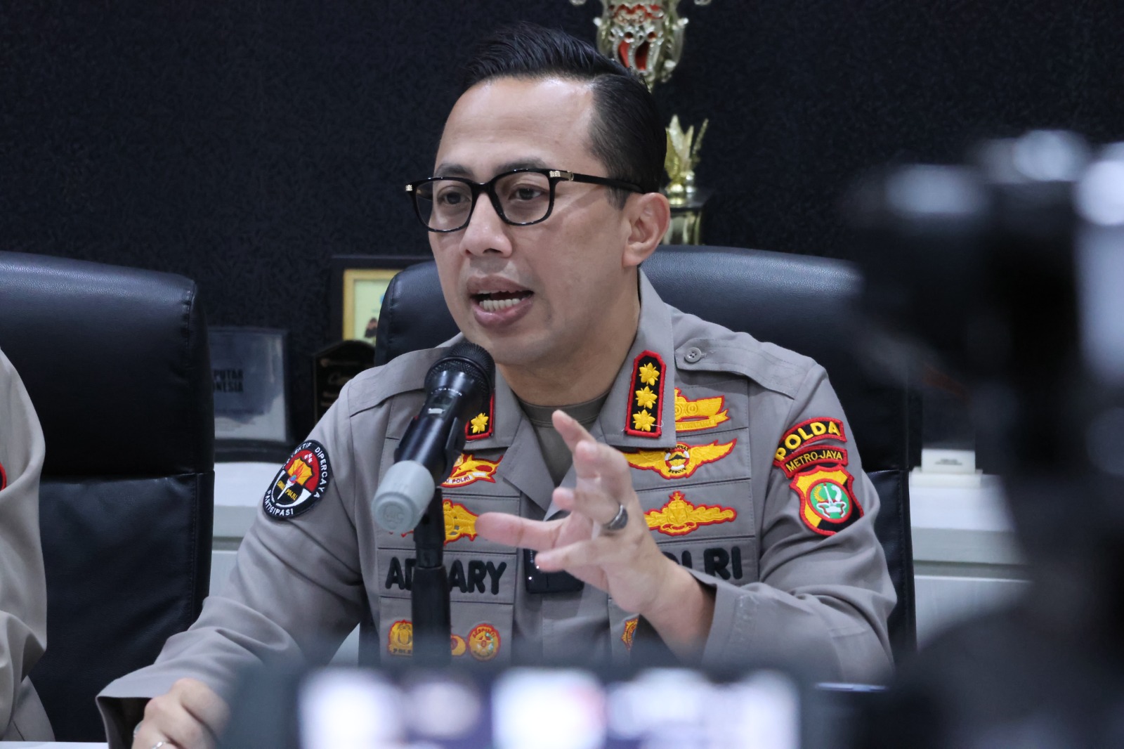 Kabid Humas Polda Metro Jaya, Kombes Pol Ade Ary Syam Indradi.