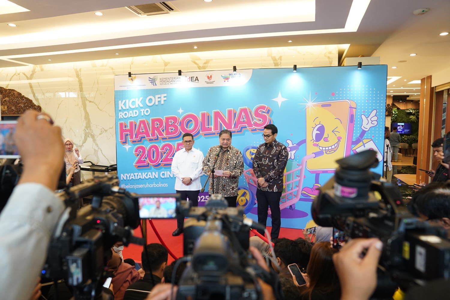 Kick-off Road to Harbolnas 2025 di kantor Kemenko Perekonomian, Jakarta, Senin (8/9).