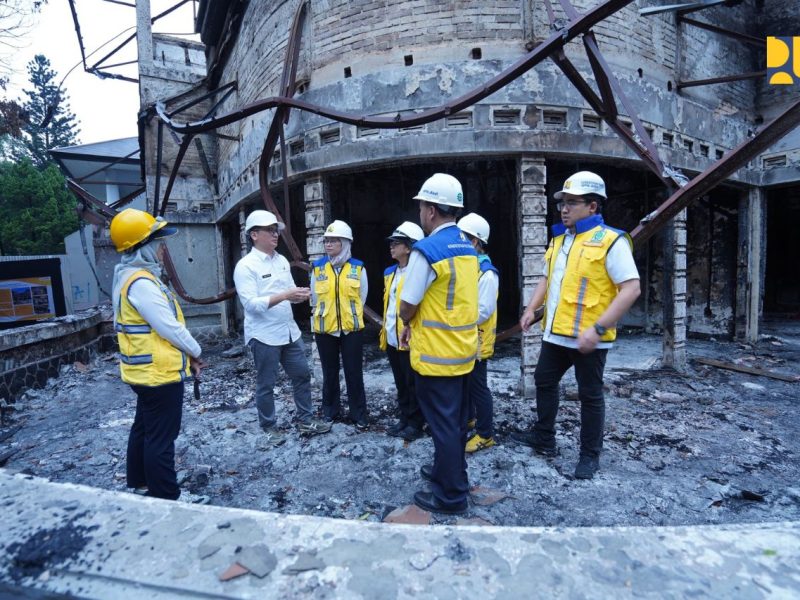 Direktur Jenderal Cipta Karya, Dewi Chomistriana, melakukan tinjauan langsung ke Wisma MPR RI Bandung pada Selasa (9/9/2025).