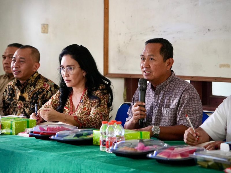 Sesmenkop Ahmad Zabadi.