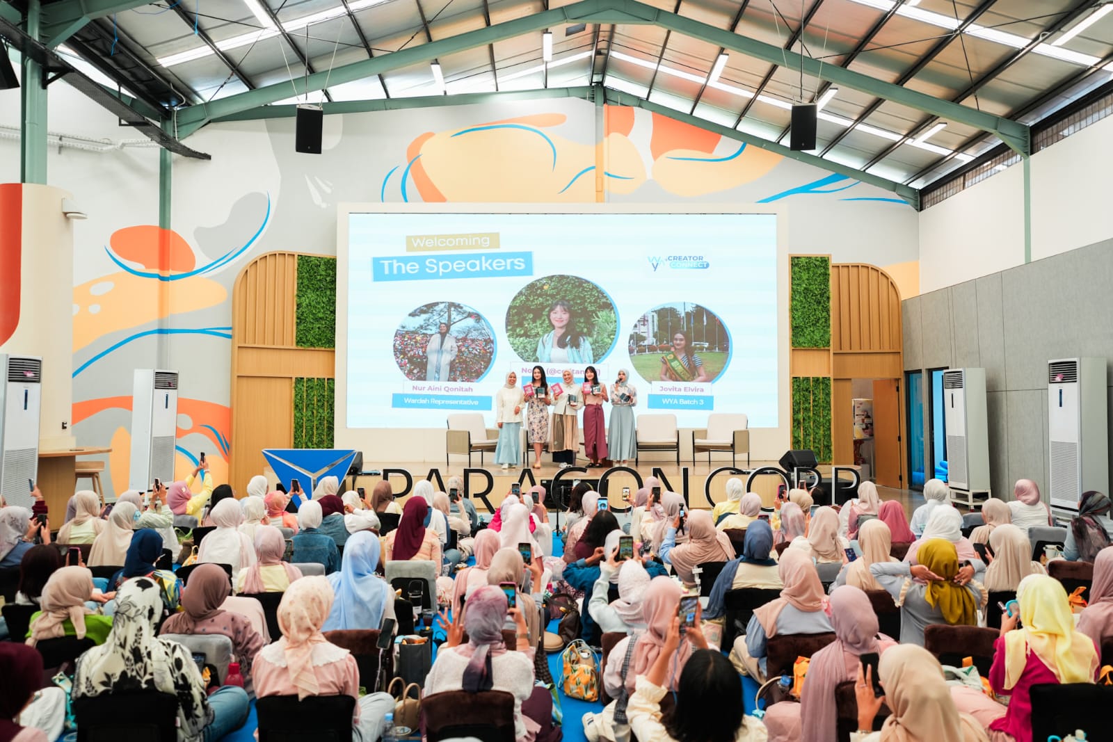 Acara welcoming WYA Batch-4 yang digelar di Paragon 9, Jakarta, Sabtu (13/9/2025), diikuti secara hybrid oleh 1.000 peserta dari berbagai provinsi. Foto: Gema/Peluang