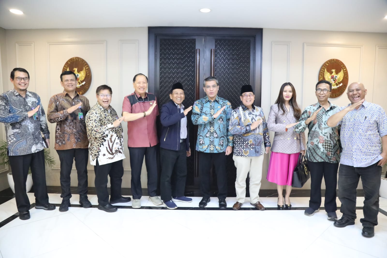 udiensi Ketua Umum DNIKS A. Effendy Choirie dan jajarannya di kantor Kemnaker, Jakarta, Kamis (18/9/2025).