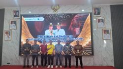 Pemerintah Kabupaten Karawang melalui Dinas Koperasi dan UKM melaksanakan kegiatan Penyerahan Simbolis Bantuan Alat Penunjang Produksi bagi Pelaku Usaha Mikro Tahun Anggaran 2025.