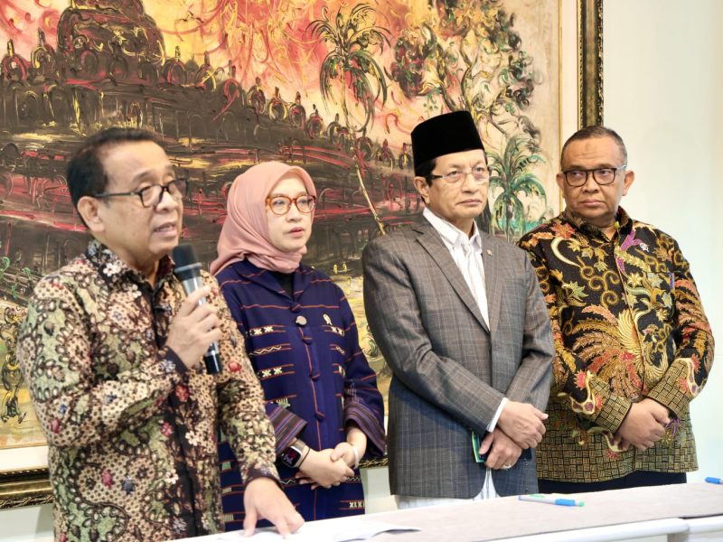 Penandatanganan SKB dilakukan oleh Wakil Menteri Ketenagakerjaan Afriansyah Noor mewakili Menteri Ketenagakerjaan Yassierli, bersama Menteri Agama Nasaruddin Umar, serta Menteri Pendayagunaan Aparatur Negara dan Reformasi Birokrasi Rini Widyantini di Kantor Kemenko PMK, Jakarta, Jumat (19/9/2025).