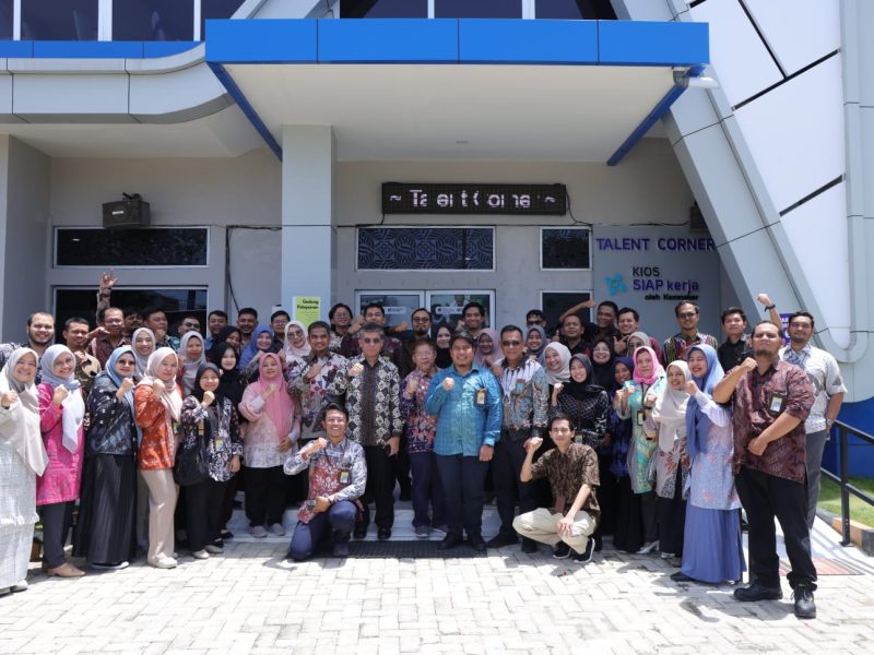 Menaker Yassierli saat kunjungan kerja ke BPVP Banda Aceh.
