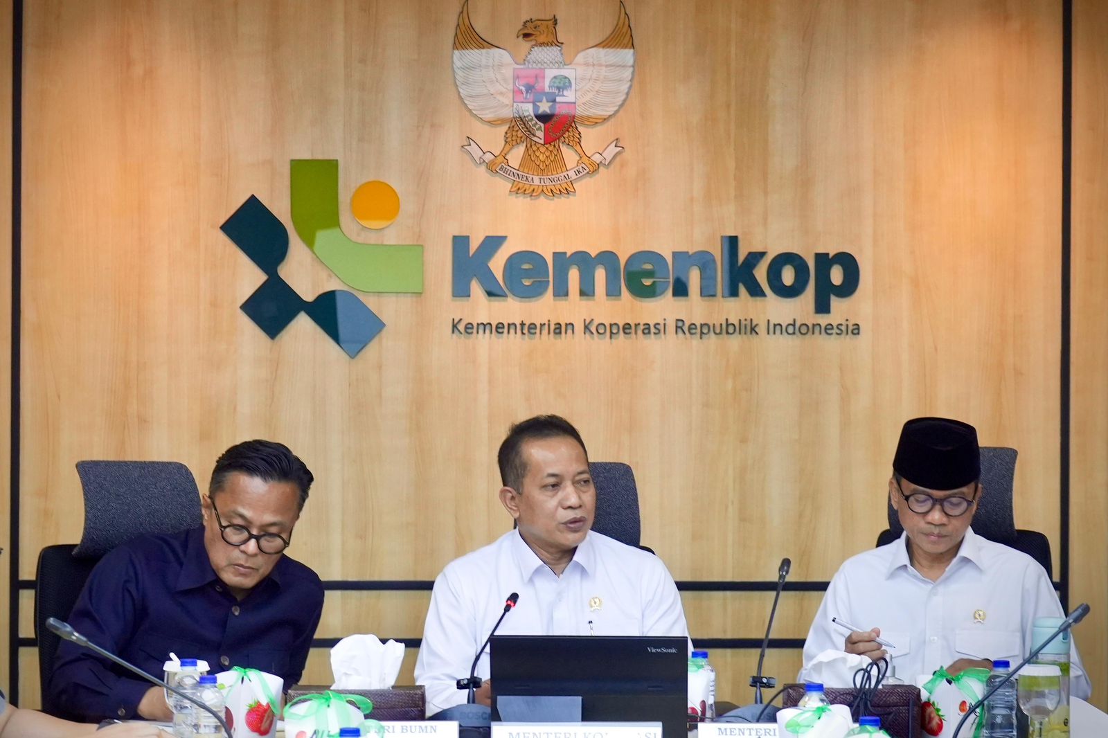 Menkop: Pemerintah Mempercepat Proses Pencairan Kredit ke Kopdes Merah Putih