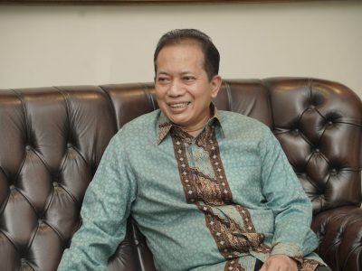 Rekam Jejak dan Profil Menteri Koperasi Ferry Juliantono