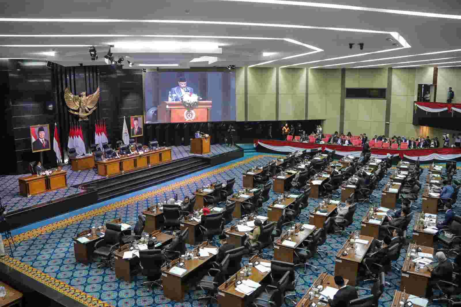 Rapat paripurna di Gedung DPRD DKI Jakarta.