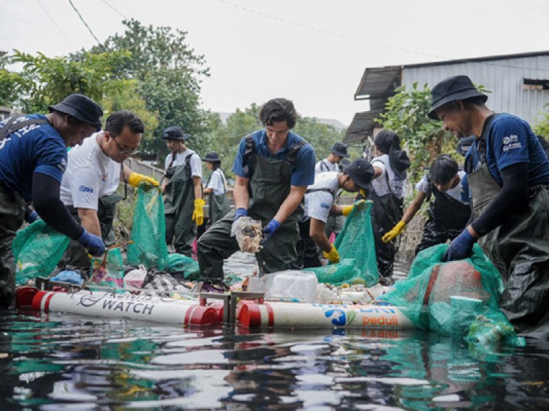 Bersih-bersih, BRI Jaring 64,5 Ton Sampah Sungai di Bali
