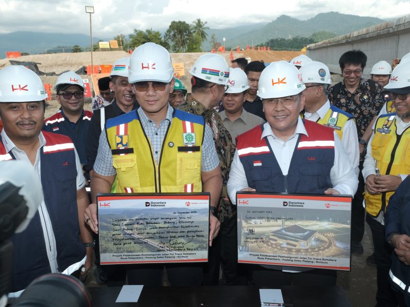 Pada pengadaan tanah untuk akses utama Jalan Tol Ruas Padang-Pekanbaru seksi Padang-Kapalo Hilalang Tahap 1, telah berhasil dilakukan penyerahan ganti rugi sebanyak 129 bidang dengan total jarak 4,2 km.