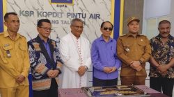 Bupati Sikka, Juventus Prima Yoris Kago, saat meresmikan gedung baru Kantor Kopdit Pintu Air Cabang Talibura, Senin (6/10/2025).