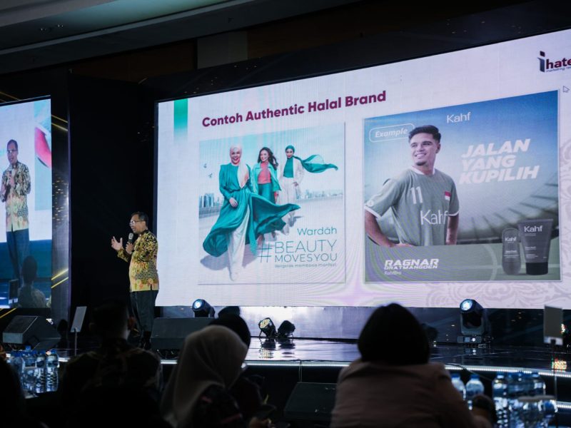dua merek dari ParagonCorp, yaitu Wardah dan Kahf, sebagai bukti nyata penerapan prinsip halal yang menyeluruh dan konsisten.