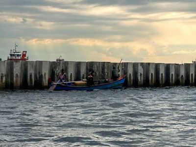 Tangkapan Ikan Anjlok 70% Imbas Tanggul Beton Cilincing