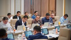Rapat Koordinasi Akeselerasi Pertumbuhan Ekonomi Triwulan IV-2025 yang dipimpin Menteri Koordinator Bidang Perekonomian Airlangga Hartarto di Wisma Danantara Jakarta, Rabu (1/10).