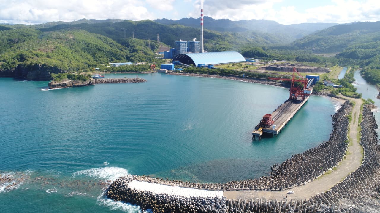 Unit Pembangkit Pacitan berkapasitas 2 x 315 MW yang berlokasi di Desa Sukorejo, Kecamantan Sudimoro, Kabupaten Pacitan. UP Pacitan menjadi salah satu tulang punggung penopang kelistrikan di Jawa Timur.