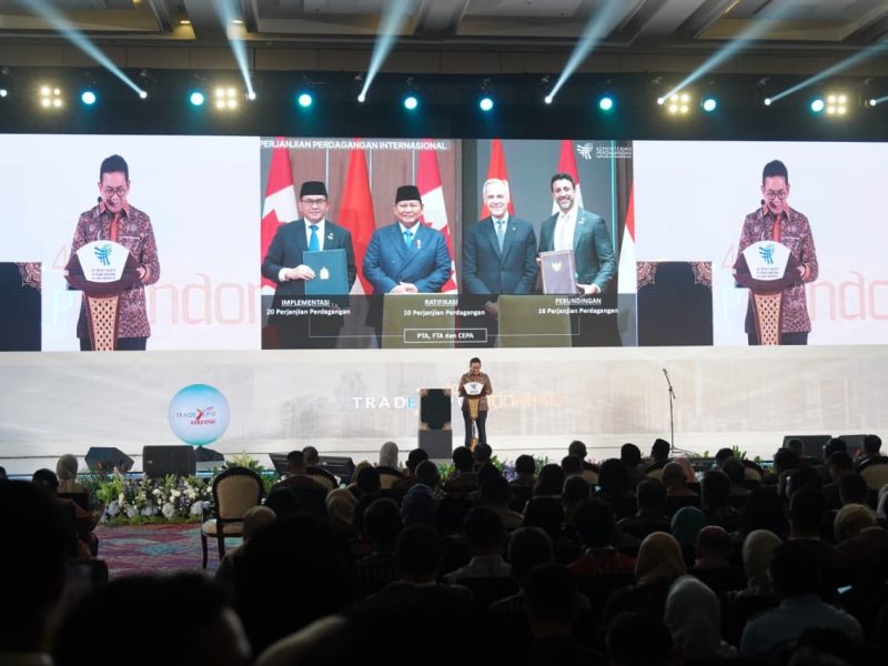 – Menteri Perdagangan Budi Santoso bersama Menteri Koordinator Bidang Pangan Zulkifli Hasan secara resmi membuka Trade Expo Indonesia (TEI) ke-40 Tahun 2025 di Indonesia Convention Exhibition (ICE) BSD City, Kabupaten Tangerang, Banten pada Rabu, (15/10).