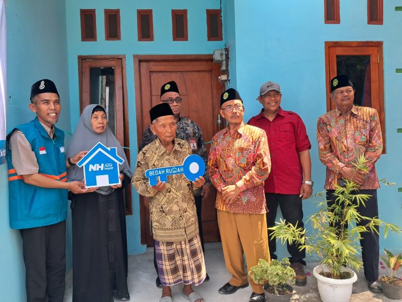 Kolaborasi Nurul Hayat dan BMT Mandiri Sejahtera Hadirkan Rumah Layak Huni untuk Pedagang Lansia di Gresik