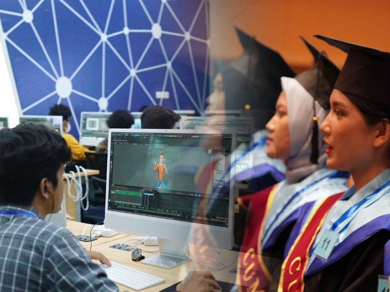 Menteri Perindustrian Agus Gumiwang Kartasasmita menegaskan bahwa tingginya tingkat serapan lulusan merupakan bukti nyata keberhasilan strategi pemerintah dalam mencetak sumber daya manusia (SDM) industri yang unggul dan kompetitif.