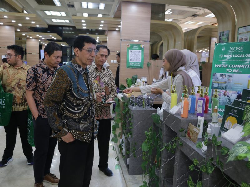 Industri farmasi dan kosmetik Indonesia kembali menunjukkan pencapaian gemilang di kancah internasional. Sejumlah perusahaan telah berhasil menembus pasar ekspor ke Asia, Afrika, Eropa, Amerika, dan Oseania.