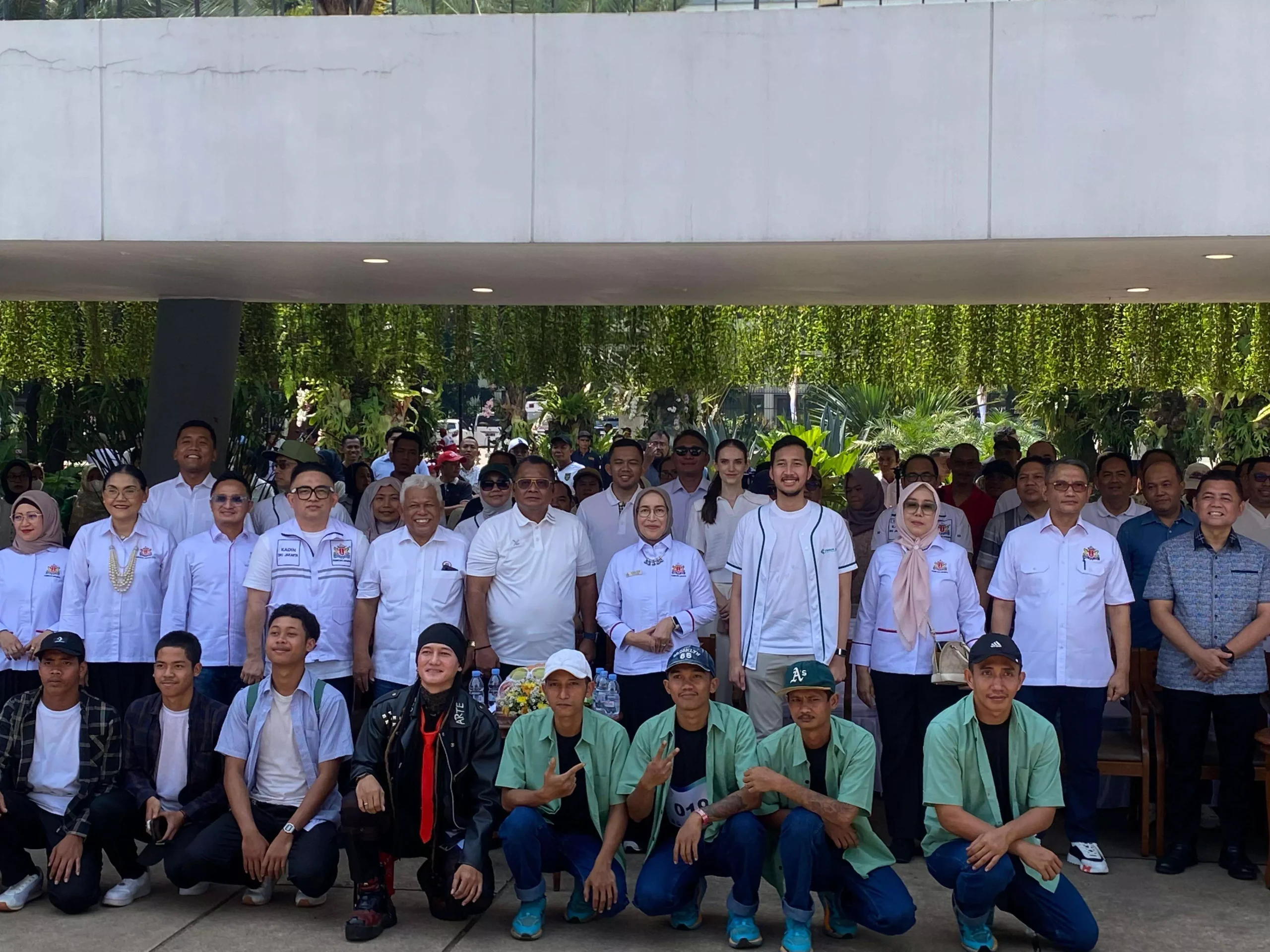 Kamar Dagang dan Industri (Kadin) Provinsi DKI Jakarta menggelar Festival Pengamen Anak Jalanan sebagai bagian dari perayaan Hari Ulang Tahun Kadin ke-58.