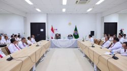 Wamen Ossy saat memberikan pengarahan dan motivasi pada Pelatihan dan Sertifikasi Manajemen Risiko Tingkat Lanjut Tahun 2025.