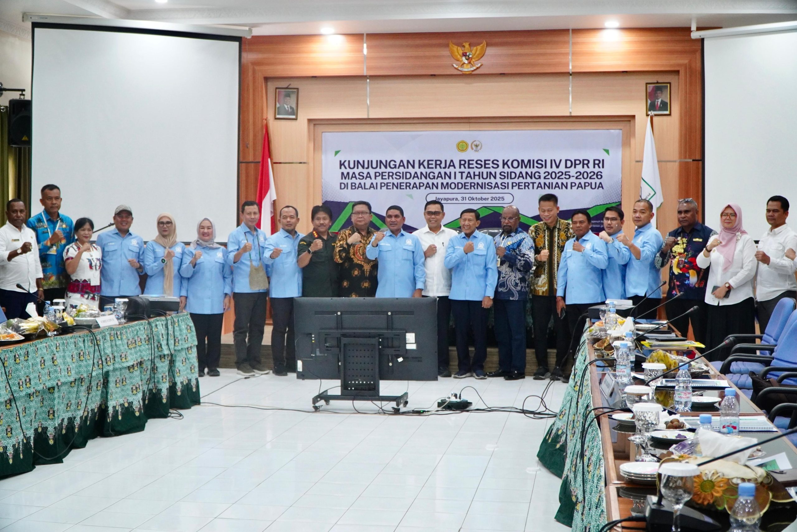 Direktur Kewaspadaan Pangan Bapanas, Nita Yulianis, saat mendampingi kunjungan kerja Komisi IV DPR RI ke Balai Penerapan Modernisasi Pertanian (BRMP) Kabupaten Jayapura.
