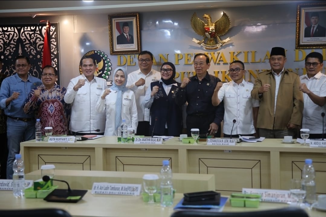 Dewan Pengurus Apkasi dalam Rapat Dengar Pendapat Umum (RDPU) bersama Badan Urusan Legislasi Daerah (BULD) DPD RI di Kompleks Parlemen, Jakarta