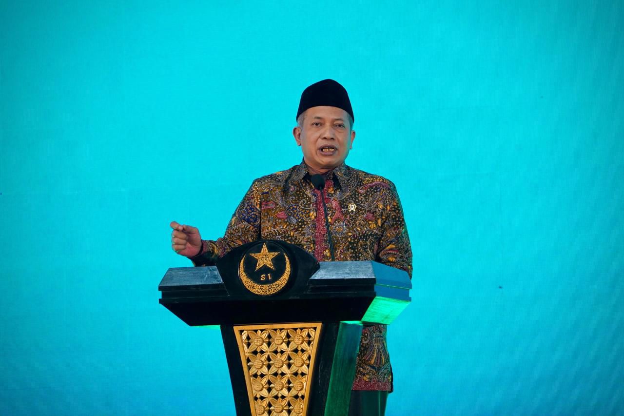 Menteri Koperasi (Menkop) Ferry Juliantono mewakili Presiden Republik Indonesia hadir dalam acara Milad 120 Tahun Syarikat Islam dengan tema Ekonomi Kuat, Ummat Berdaulat di Jakarta Covention Center (JCC), Kamis (6/11/25).