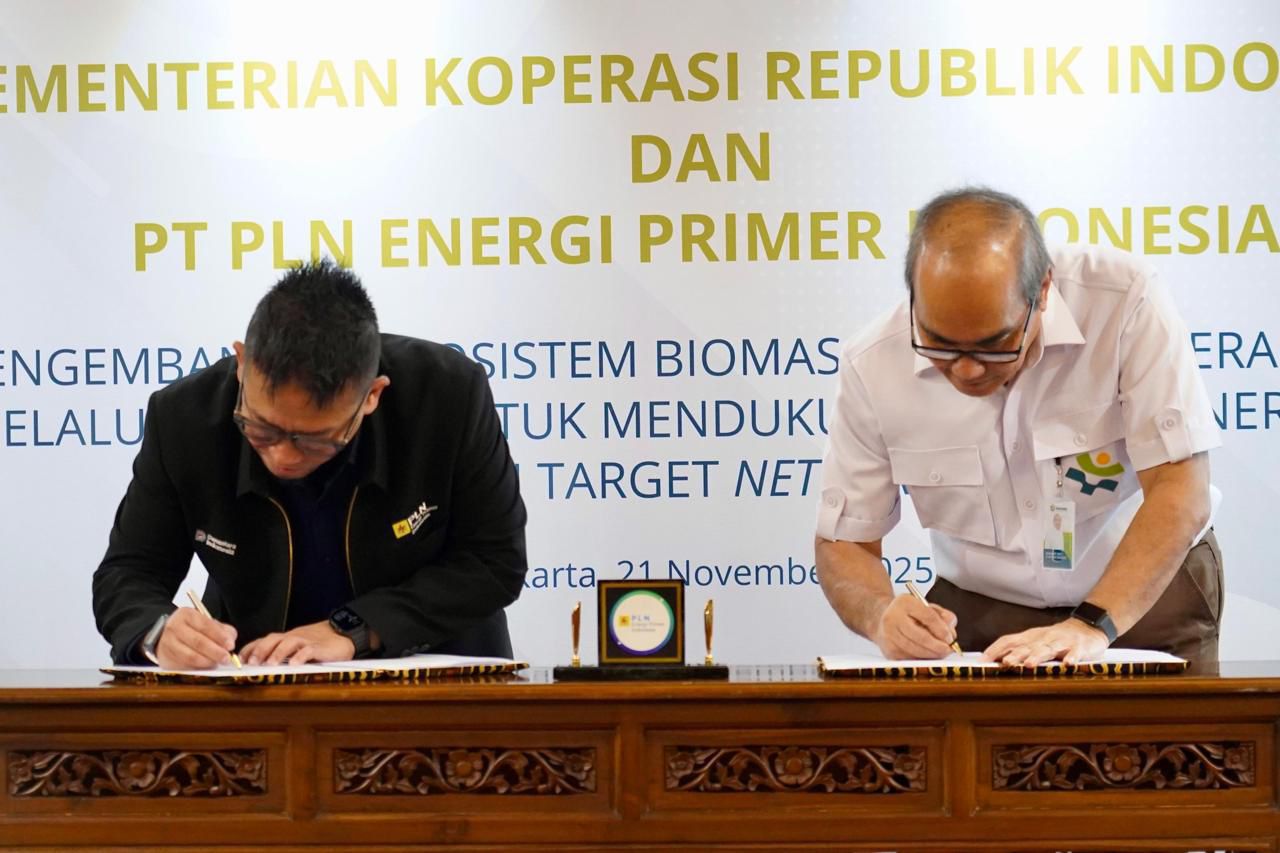 Kementerian Koperasi (Kemenkop) dan PT PLN Energi Primer Indonesia (PLN EPI) resmi menandatangani Nota Kesepahaman (MoU) untuk mengembangkan ekosistem biomassa berbasis masyarakat melalui koperasi. Penandatanganan