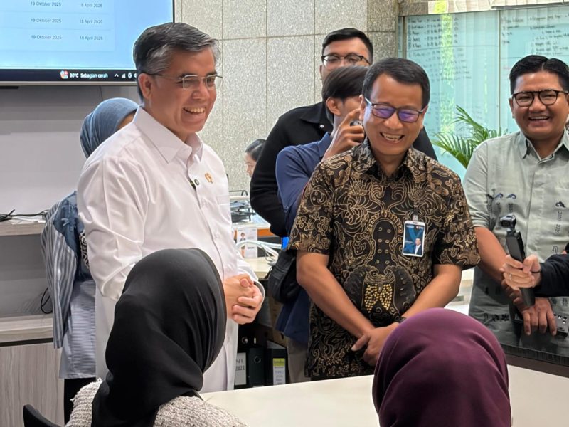 Menteri Ketenagakerjaan Yassierli pun menyampaikan apresiasinya secara langsung saat melakukan kunjungan kerja ke Kantor Pusat BNI di Jakarta