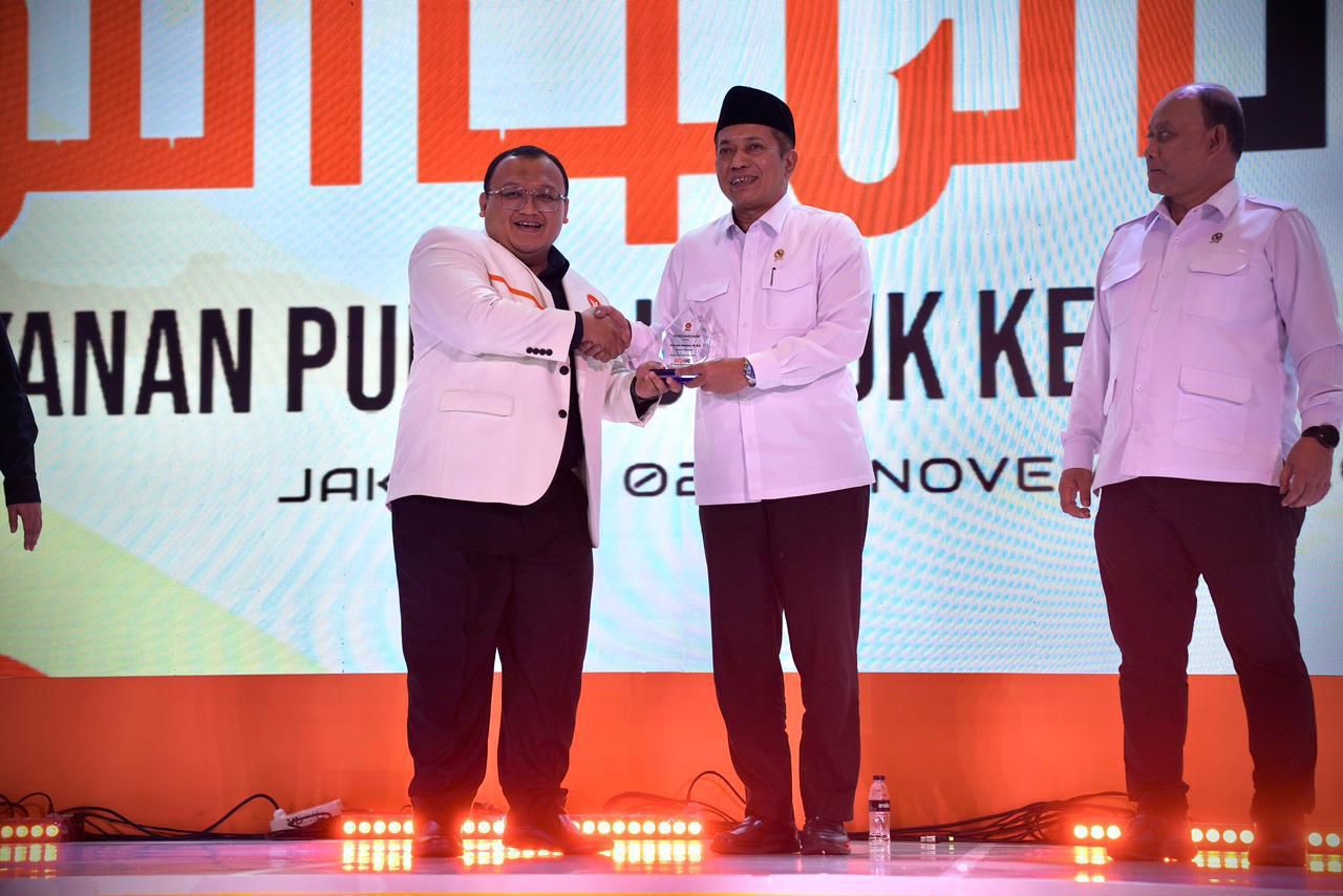 Menkop Ferry Juliantono bersama PKS.
